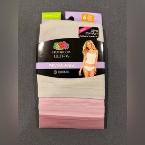 Fruit of the Loom Seamless Bikini - 3 pair (size 6)
